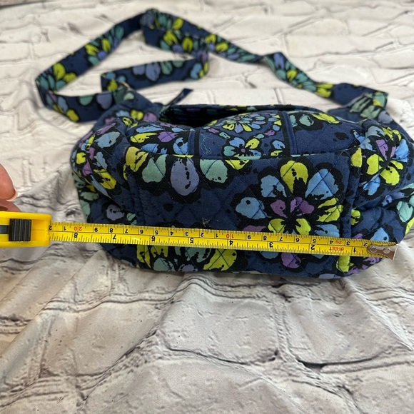 Vera Bradley Indigo Pop Quilted Cotton Crossbody Excellent Pre-Owned Condition - Picture 8 of 16